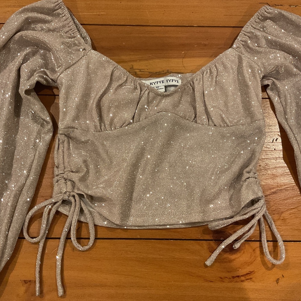 Cropped sparkle top, long sleeved, by HYFVE HYFVE HYFVE